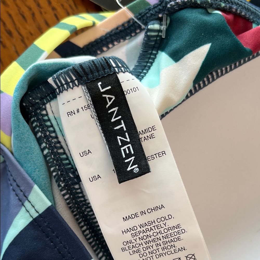 JANTZEN Tropical Print Swimsuit NWT - Picture 5 of 6